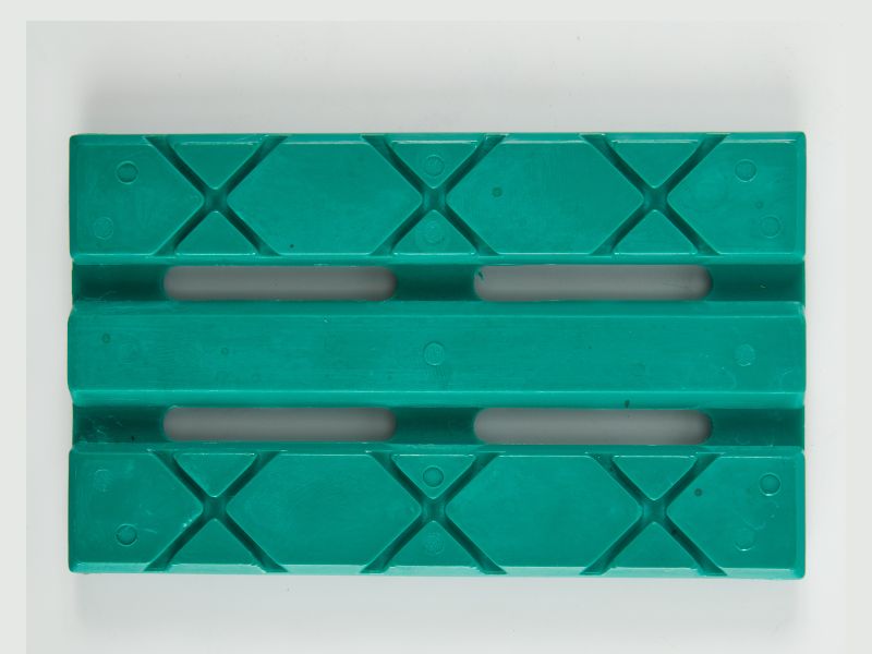polyamide (PA) elevator guide shoe insert